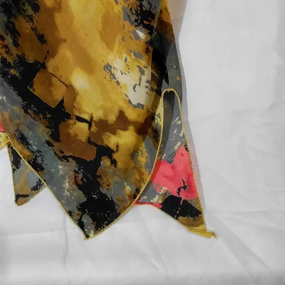 Elegant Multicolor Camisole with Lace Trim - Picture 7 of 11